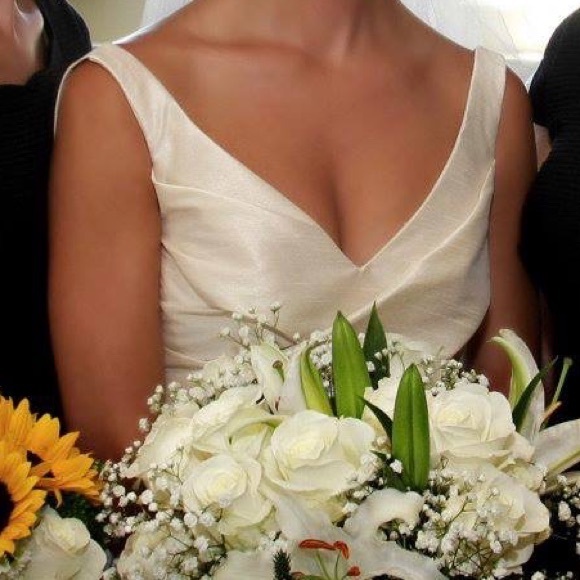 Jim Hjelm wedding dress - Picture 13 of 14